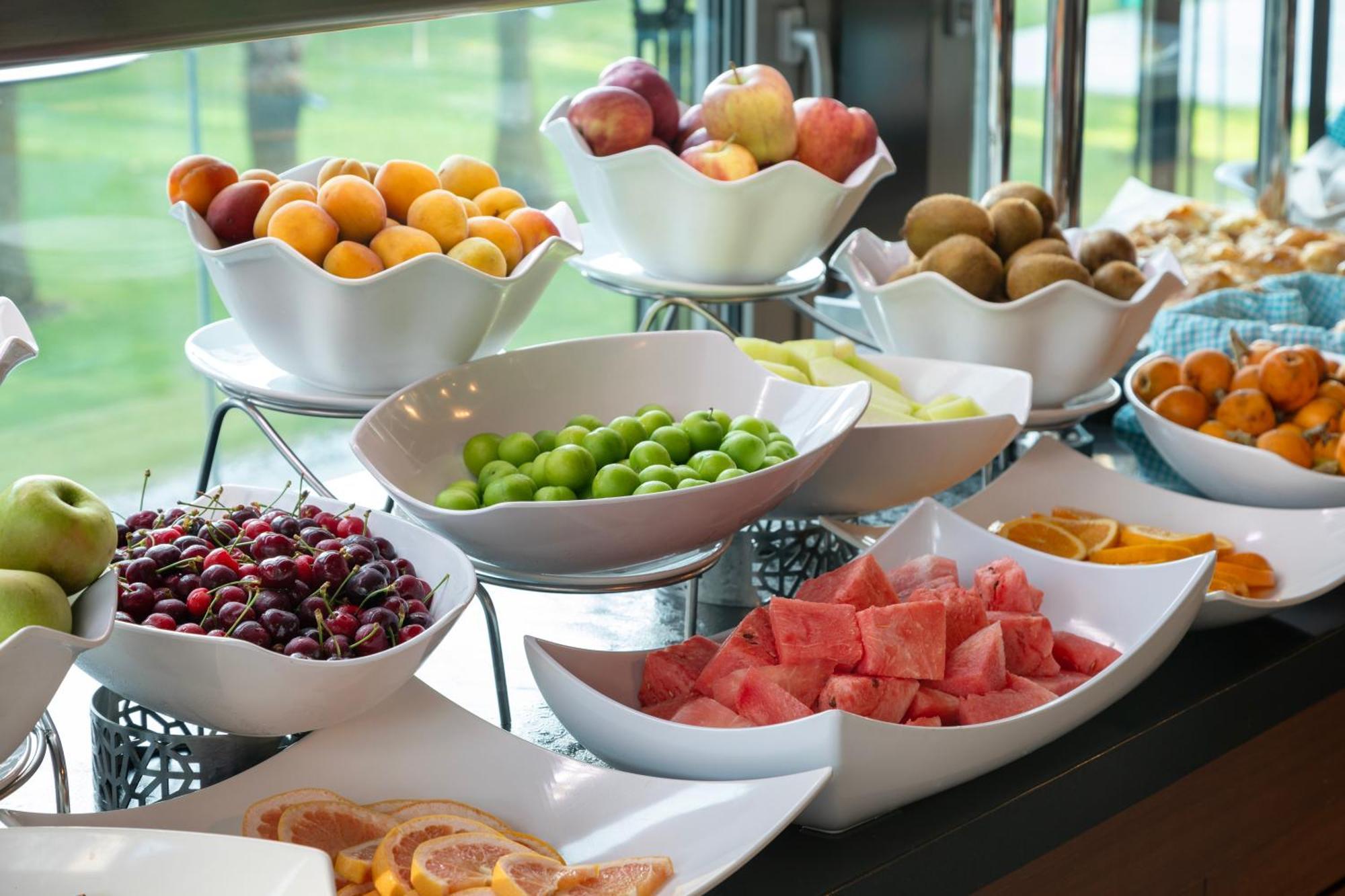 Miracle Istanbul Asia Airport Hotel & Spa Zewnętrze zdjęcie Fruit salad