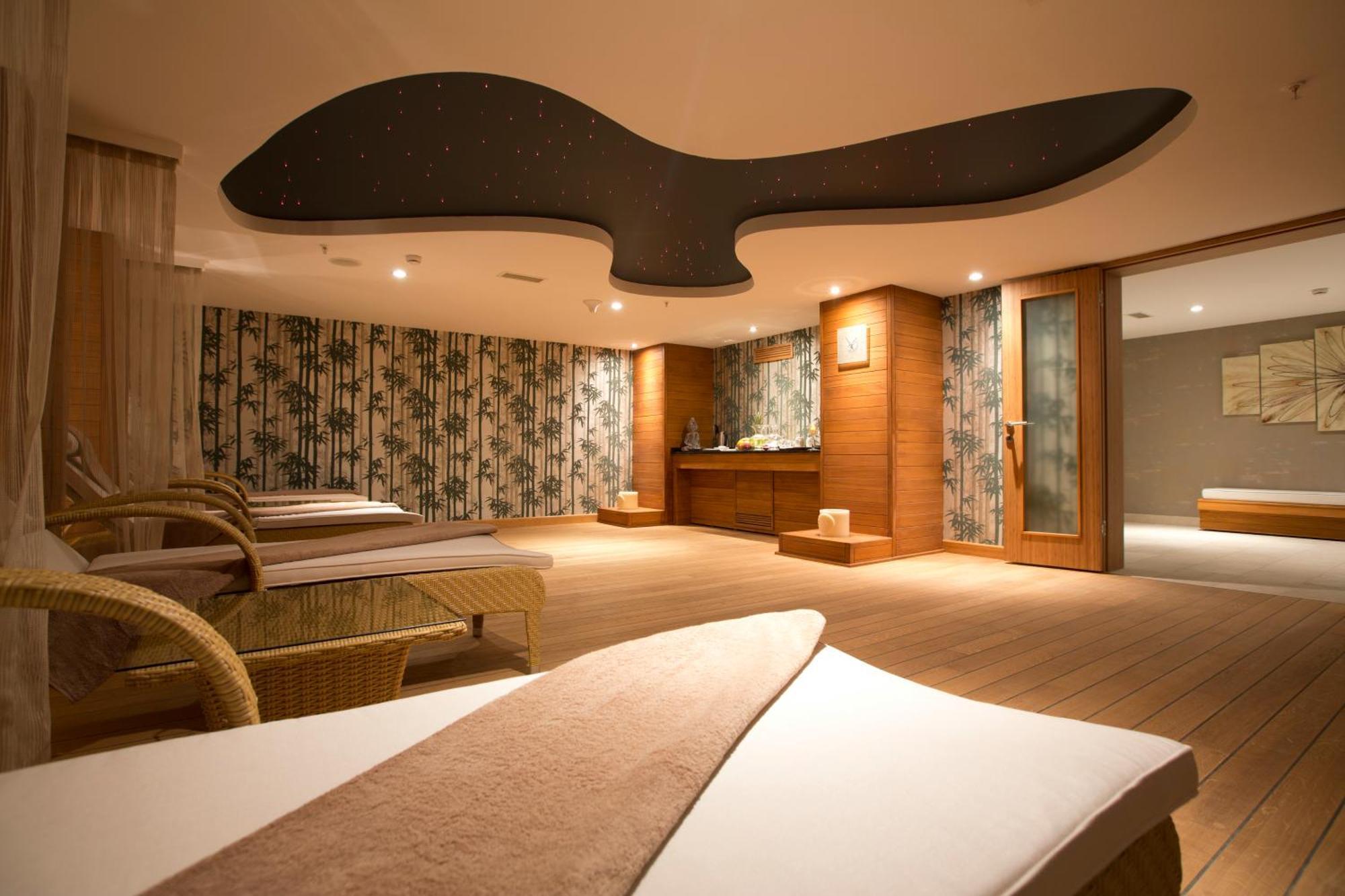 Miracle Istanbul Asia Airport Hotel & Spa Zewnętrze zdjęcie The spa at The Landmark