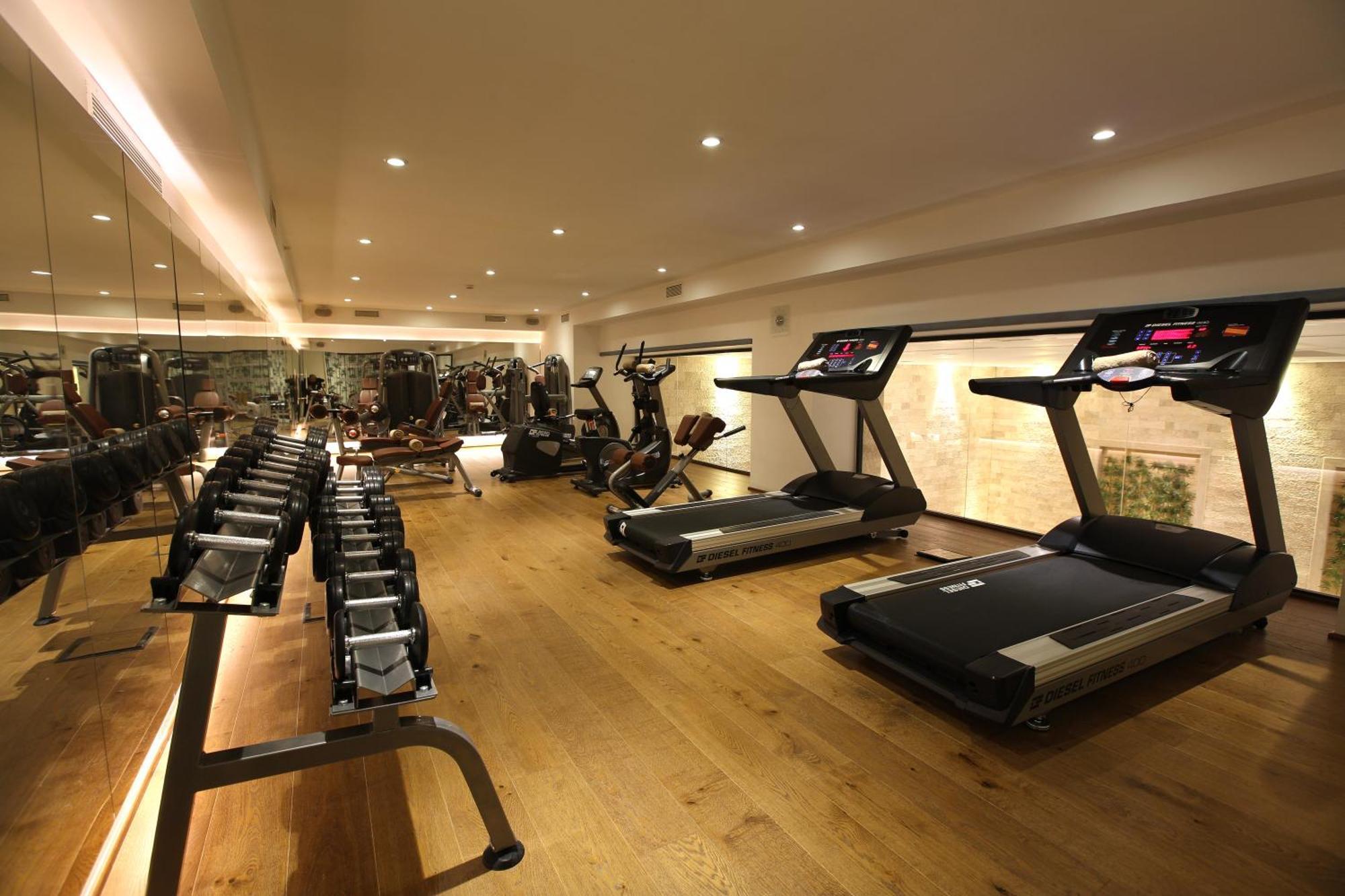Miracle Istanbul Asia Airport Hotel & Spa Udogodnienia zdjęcie The gym at the hotel