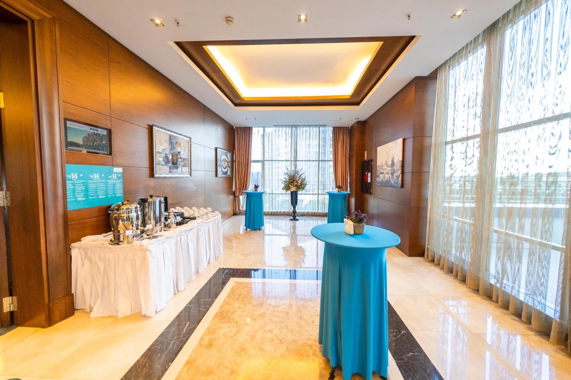 Miracle Istanbul Asia Airport Hotel & Spa Zewnętrze zdjęcie The lobby of the hotel