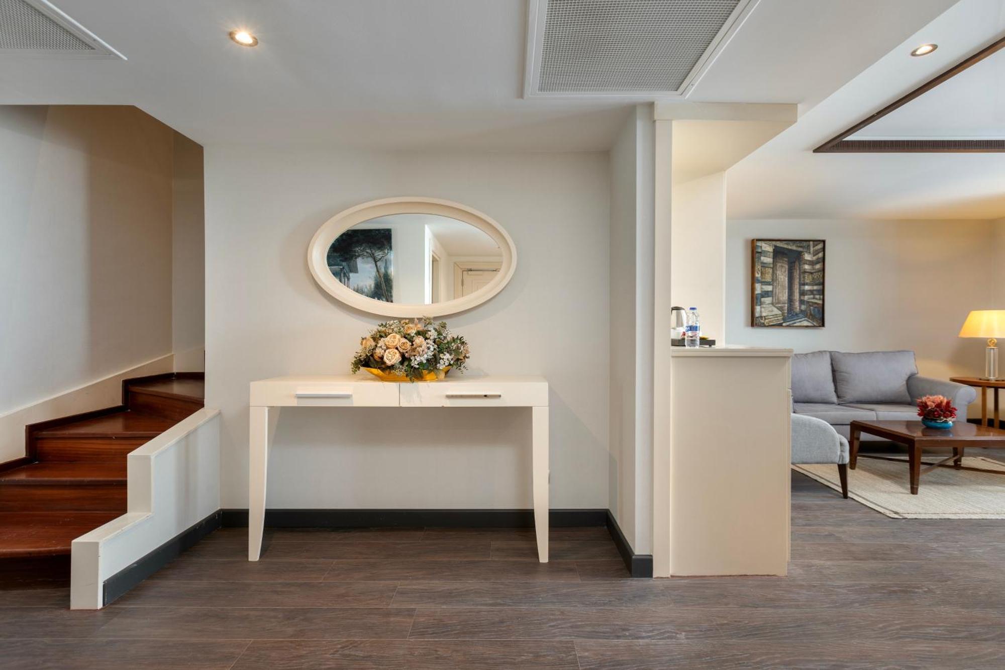 Miracle Istanbul Asia Airport Hotel & Spa Zewnętrze zdjęcie A suite at the hotel