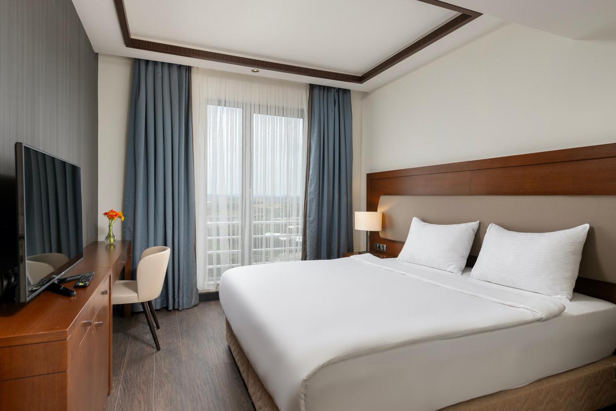 Miracle Istanbul Asia Airport Hotel & Spa Zewnętrze zdjęcie A room at the hotel