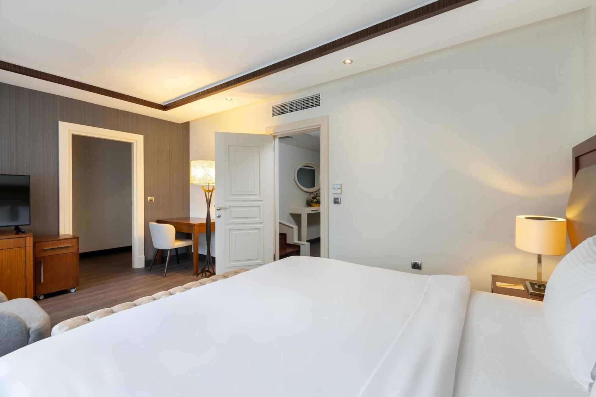 Miracle Istanbul Asia Airport Hotel & Spa Zewnętrze zdjęcie A bedroom at the hotel