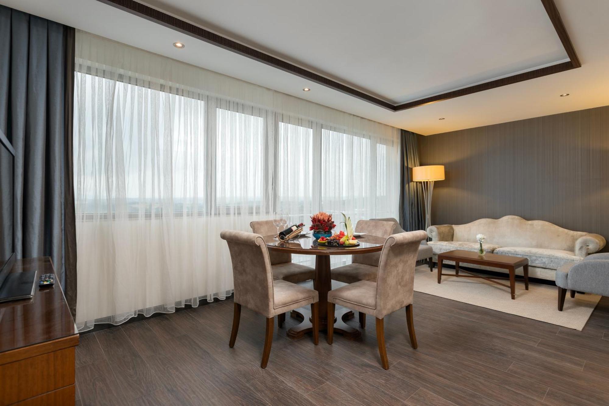 Miracle Istanbul Asia Airport Hotel & Spa Zewnętrze zdjęcie A suite at the hotel