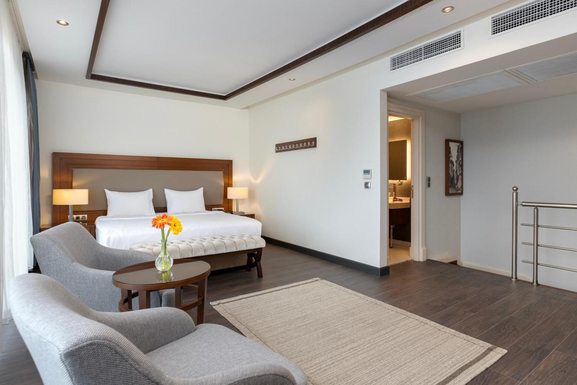 Miracle Istanbul Asia Airport Hotel & Spa Zewnętrze zdjęcie A bedroom at the hotel