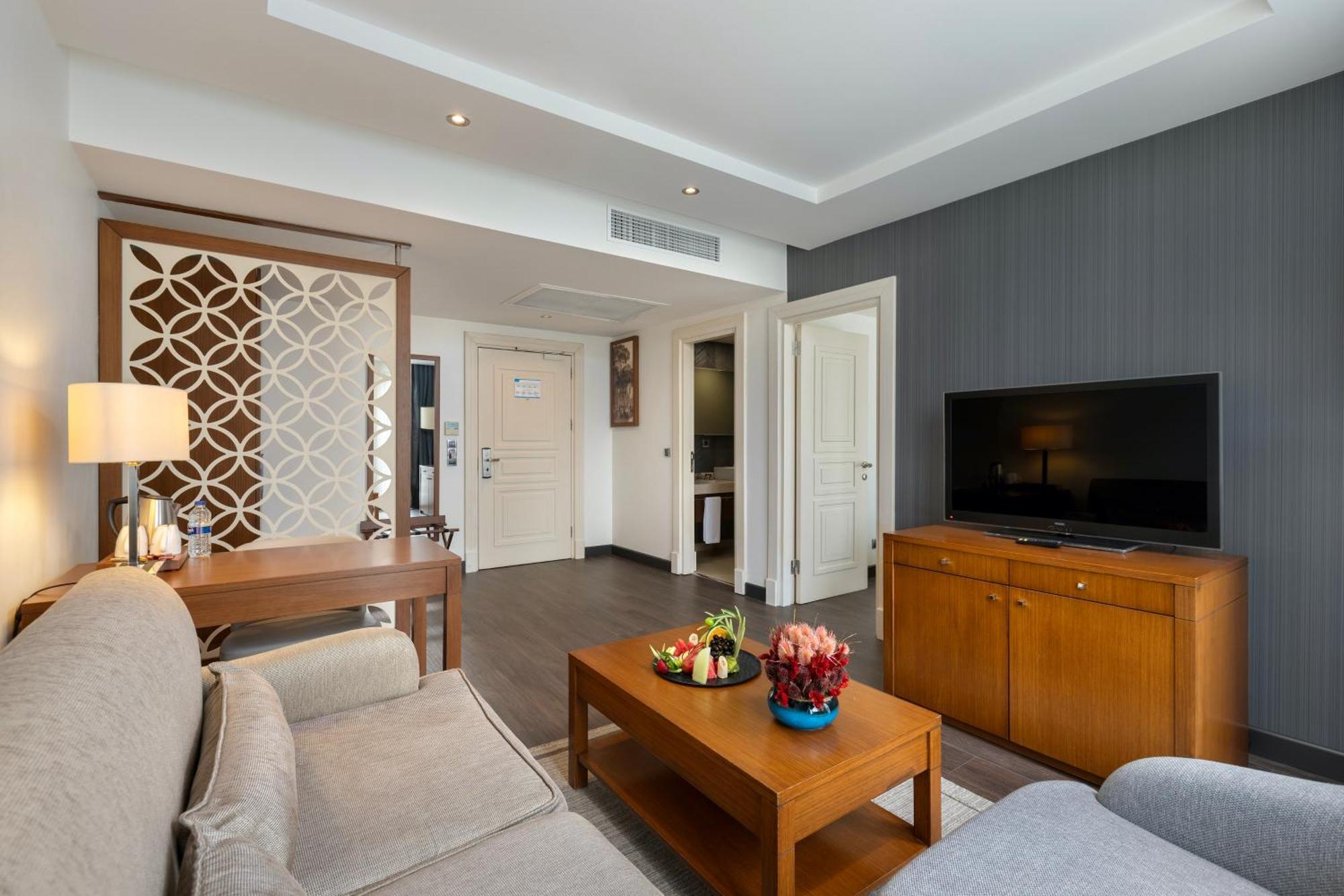 Miracle Istanbul Asia Airport Hotel & Spa Zewnętrze zdjęcie A suite at the hotel