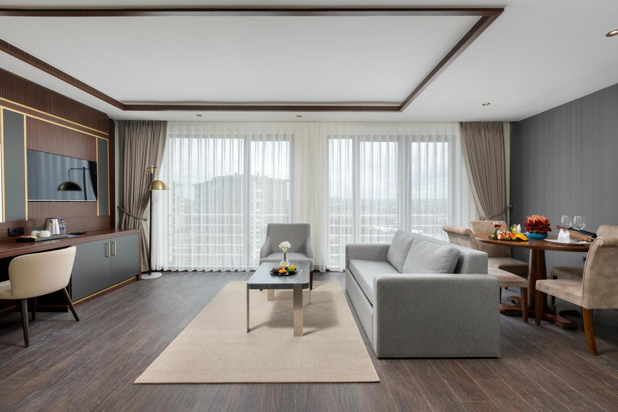 Miracle Istanbul Asia Airport Hotel & Spa Zewnętrze zdjęcie A suite at the hotel