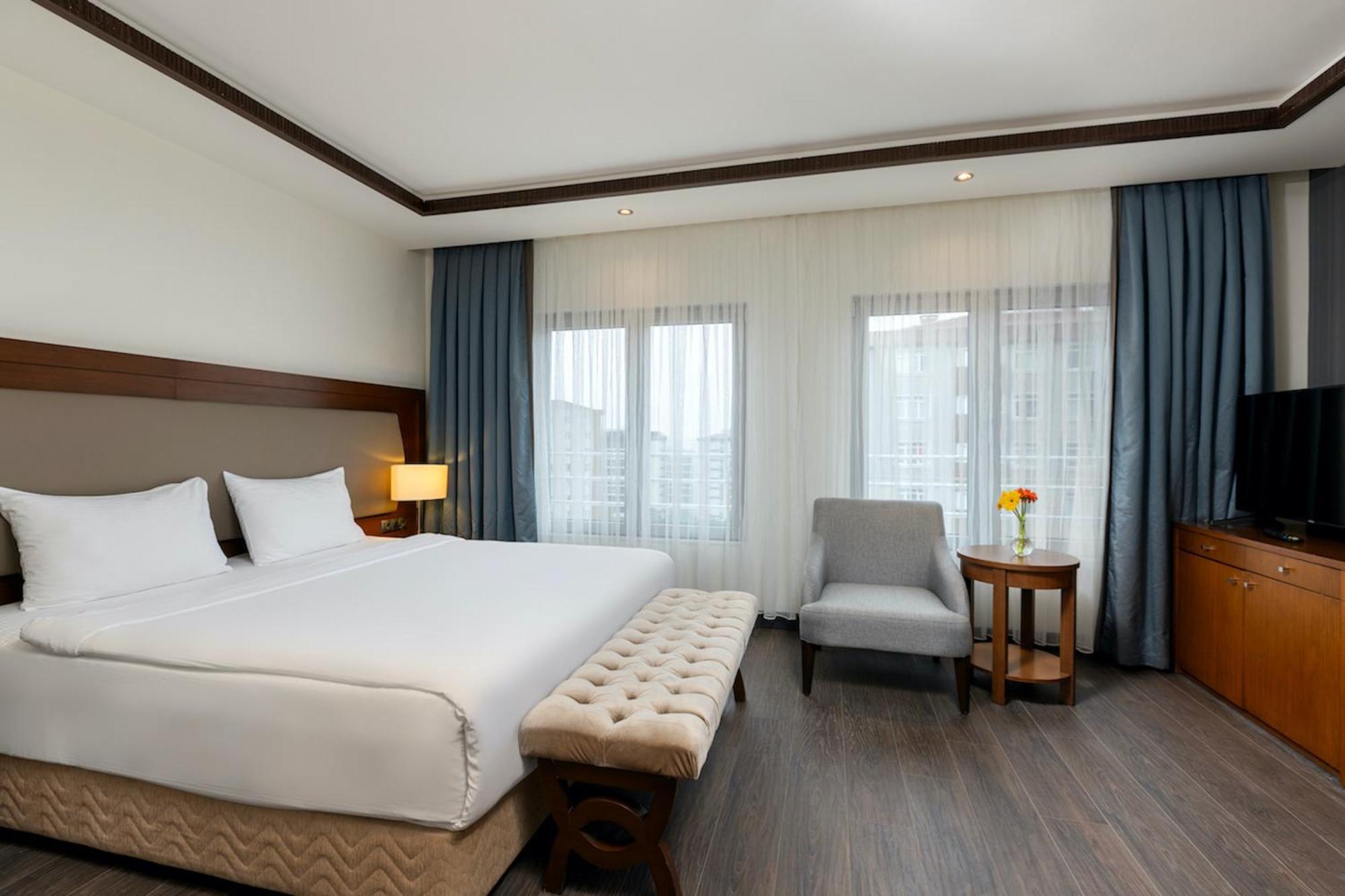 Miracle Istanbul Asia Airport Hotel & Spa Zewnętrze zdjęcie A bedroom at the hotel